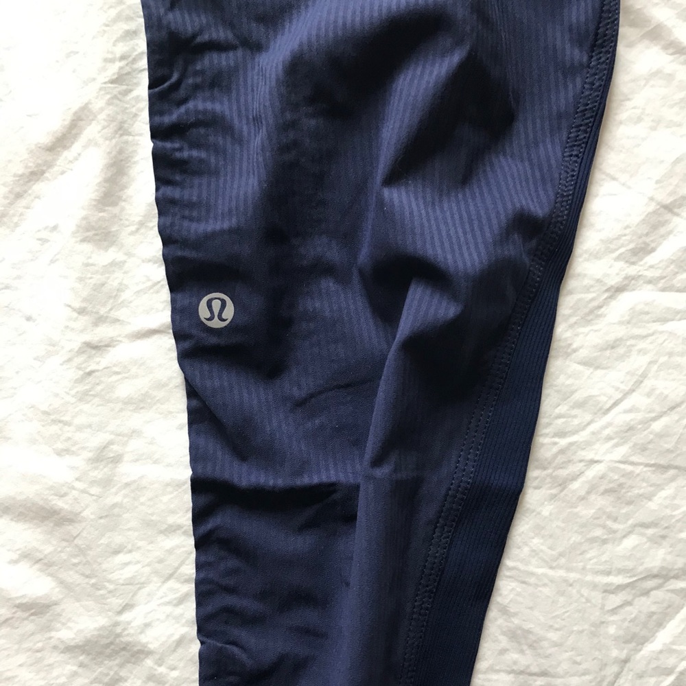 Lululemon - Picture 5 of 5